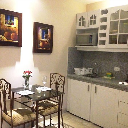 El Patio Suites II กวายากิล ภายนอก รูปภาพ