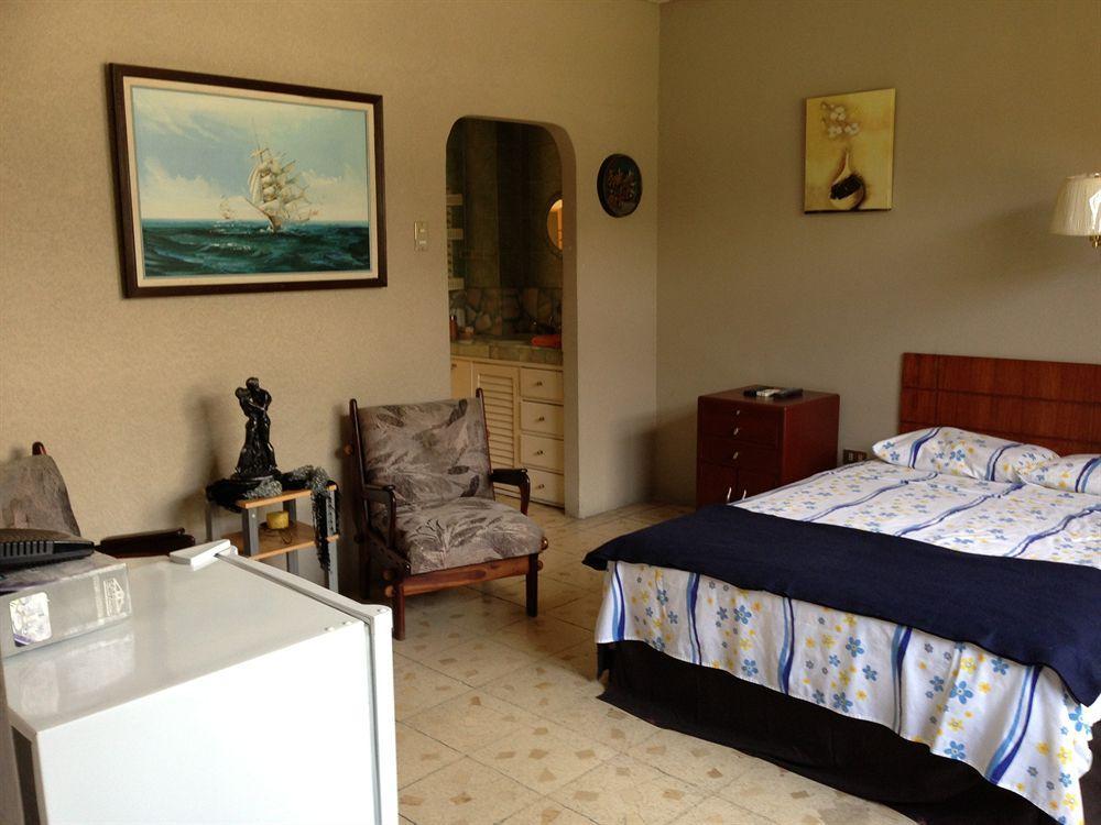 El Patio Suites II กวายากิล ภายนอก รูปภาพ