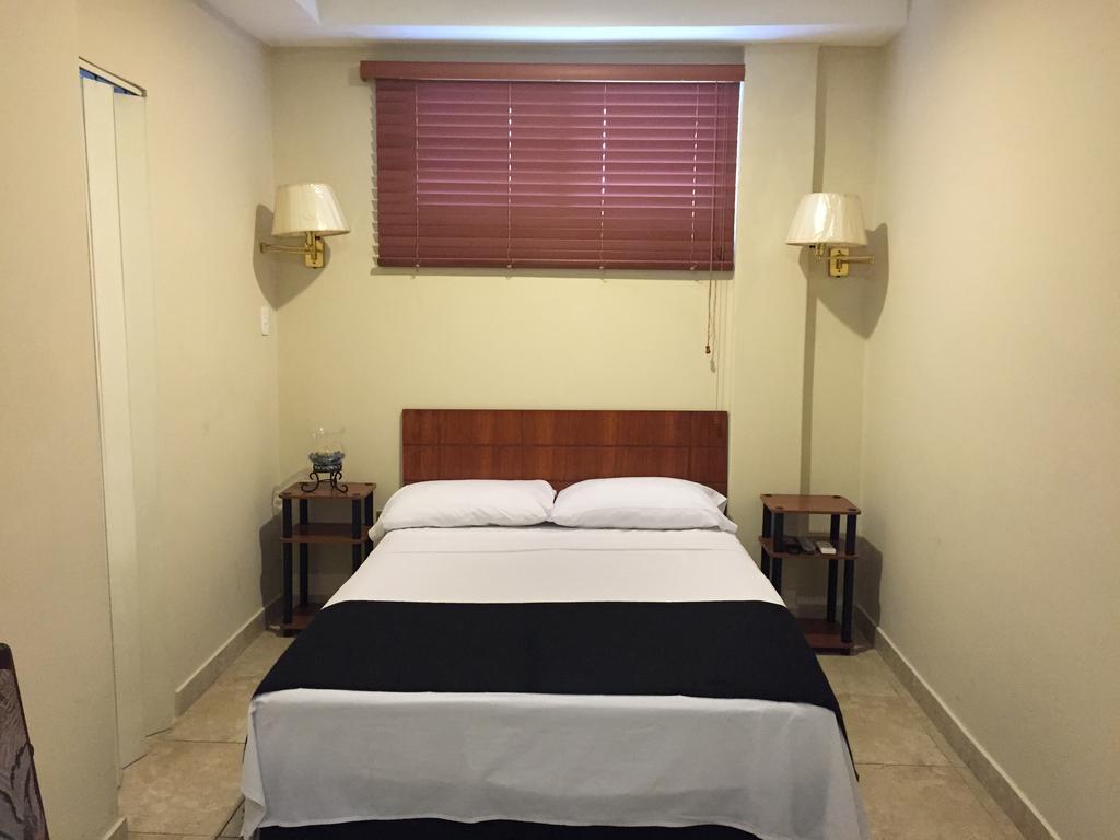 El Patio Suites II กวายากิล ภายนอก รูปภาพ