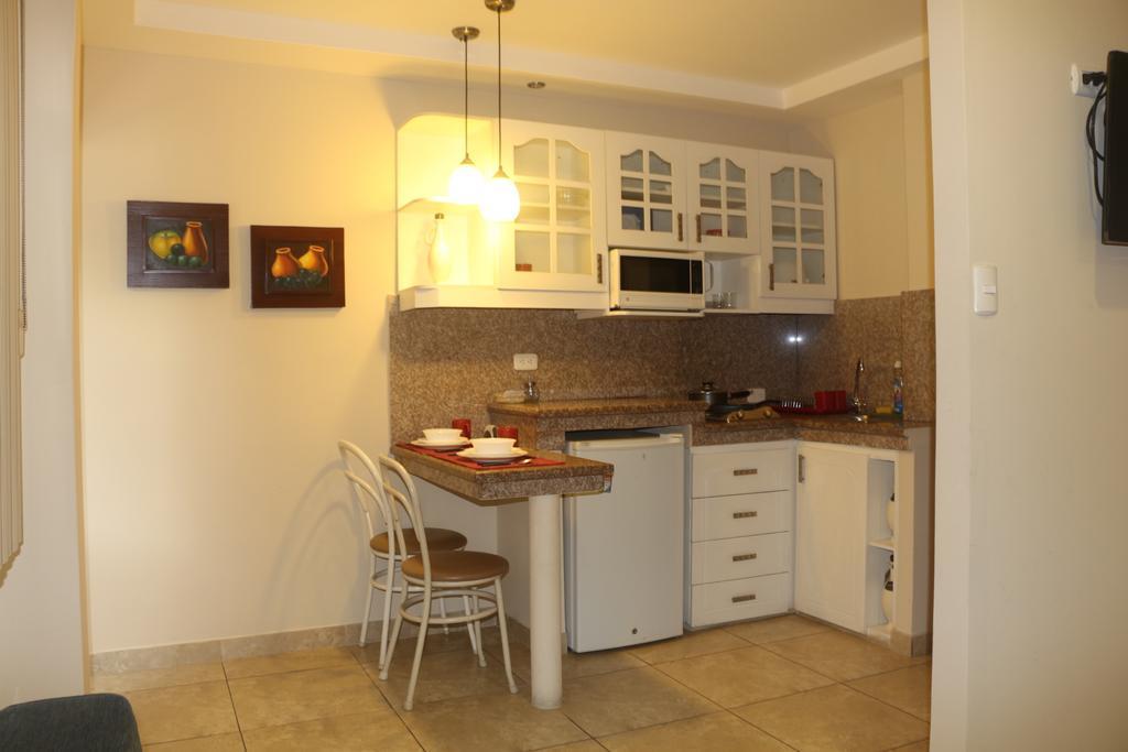 El Patio Suites II กวายากิล ภายนอก รูปภาพ