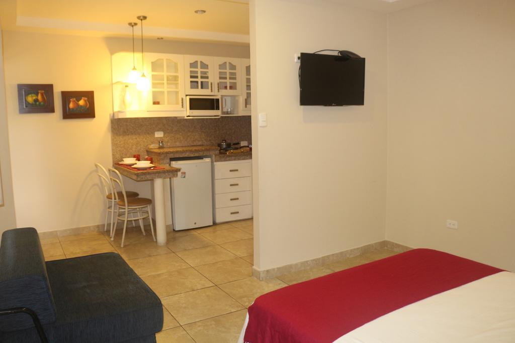 El Patio Suites II กวายากิล ภายนอก รูปภาพ