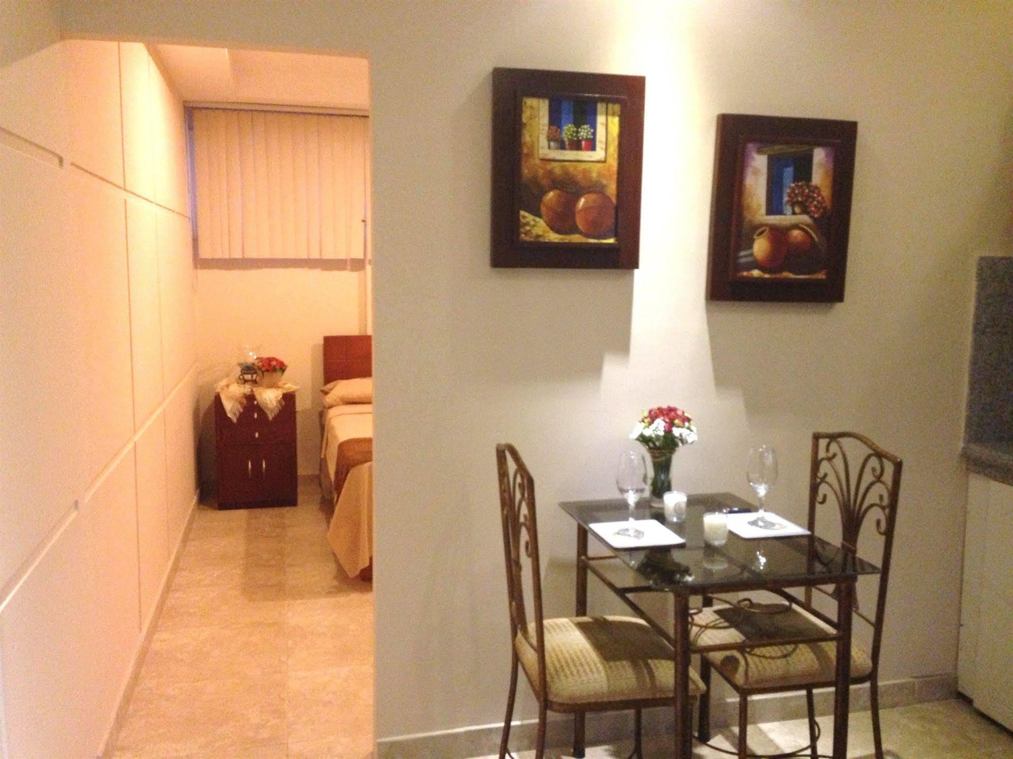 El Patio Suites II กวายากิล ภายนอก รูปภาพ