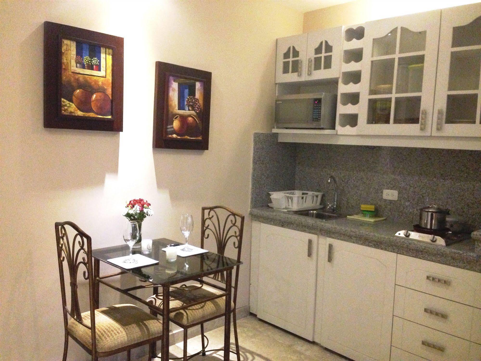 El Patio Suites II กวายากิล ภายนอก รูปภาพ