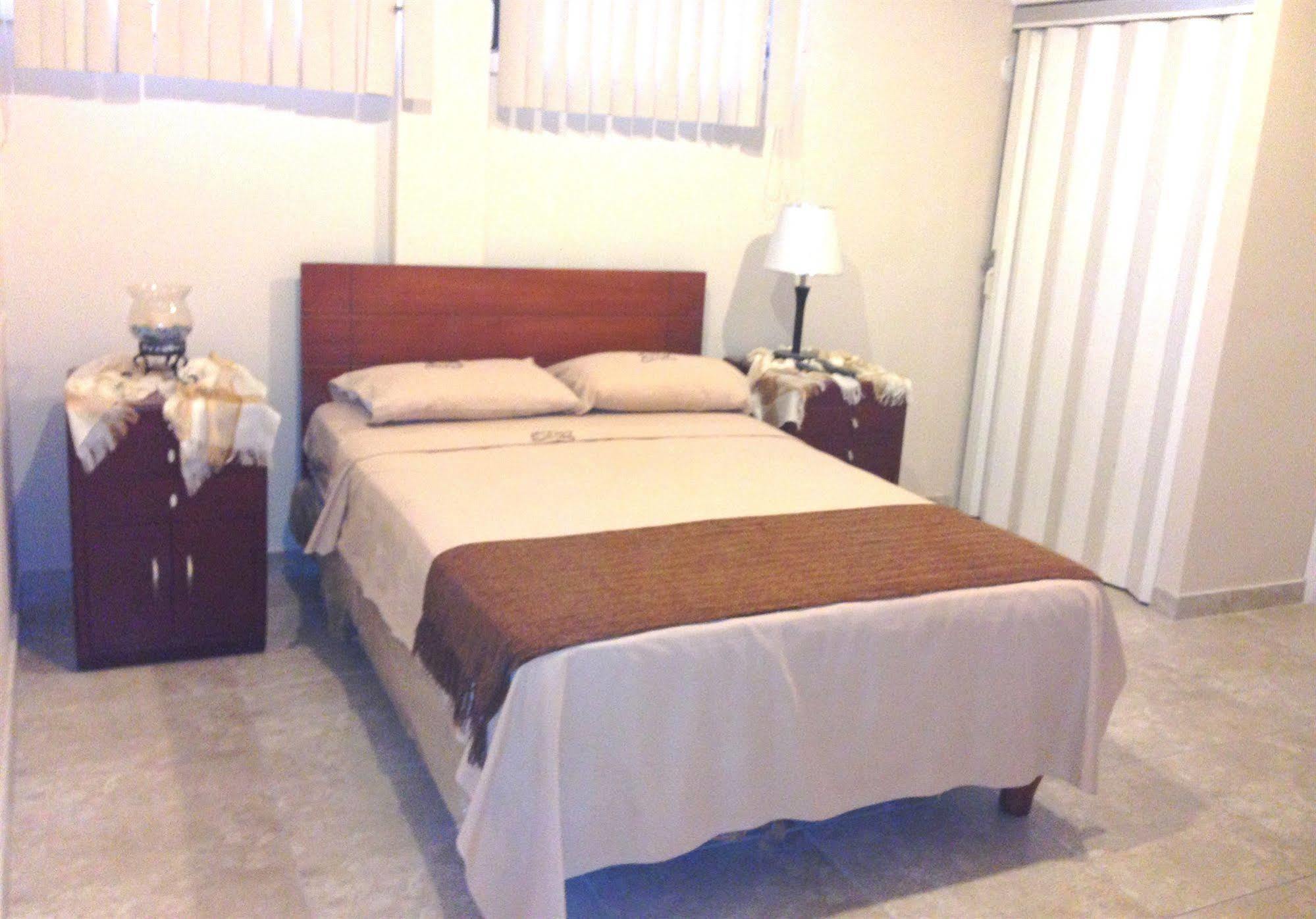 El Patio Suites II กวายากิล ภายนอก รูปภาพ