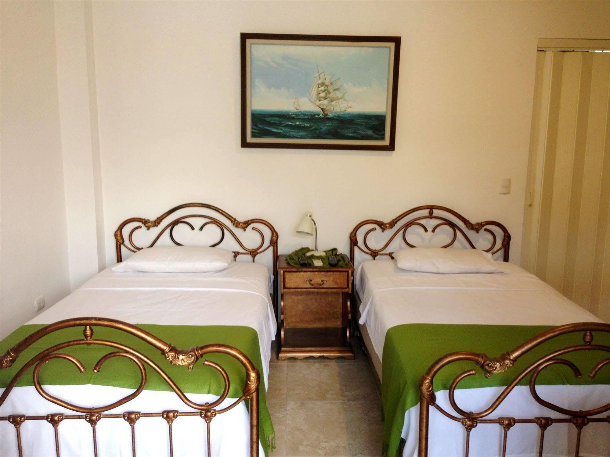 El Patio Suites II กวายากิล ภายนอก รูปภาพ